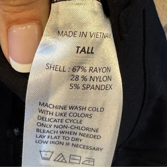 Quince Women's Black Straight Leg Pants - Picture 5 of 5